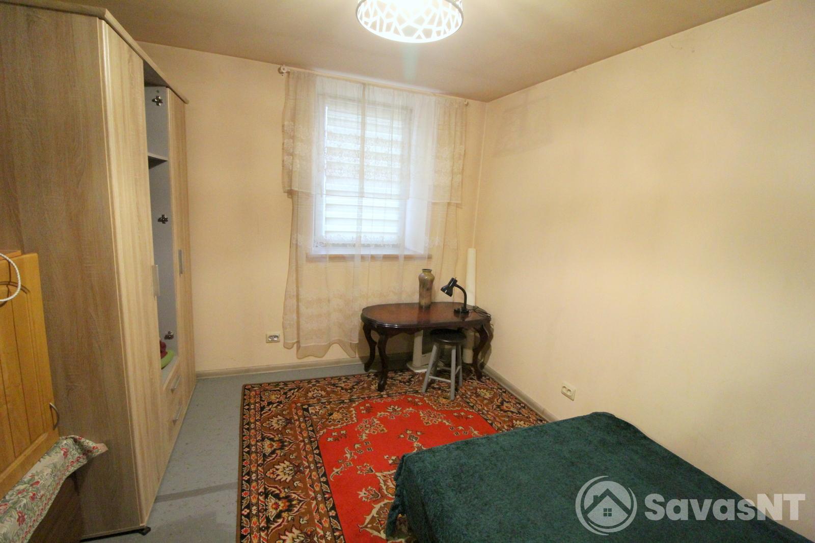 Lenkų g. Naujininkuose išnuomojamas 2 kambarių 33 kv.m butas su atskiru įėjimu.