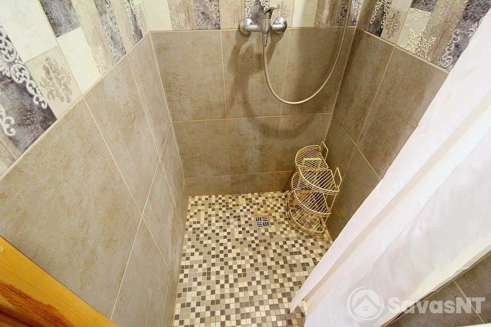 Butas/kotedžas su parkavimo vieta Lazdynėliuose, Pakalnučių gatvėje