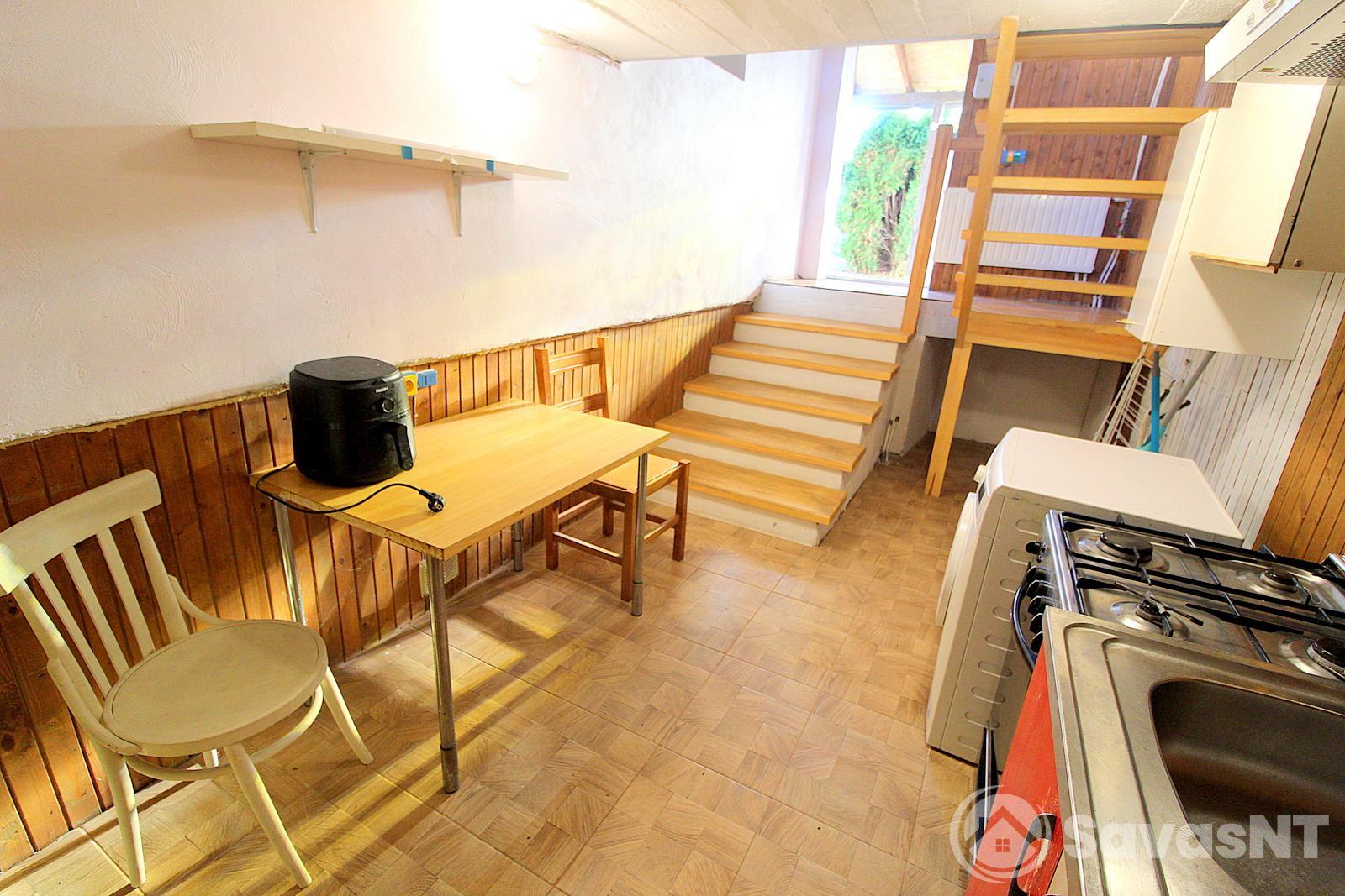 Butas/kotedžas su parkavimo vieta Lazdynėliuose, Pakalnučių gatvėje