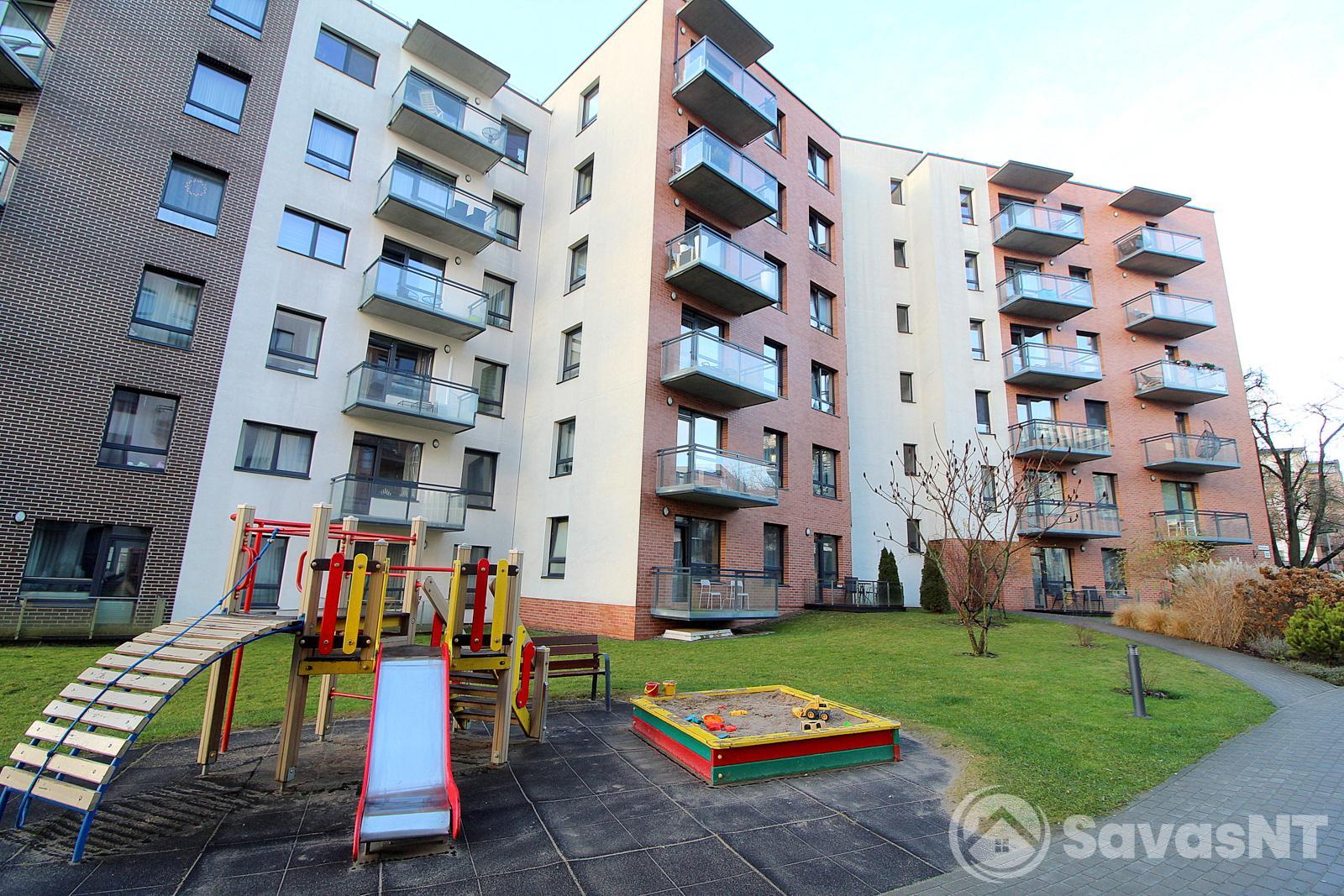 Pieninės gatvėje, Žveryne, nuomojamas dizainerių įrengtas dviejų kambarių butas