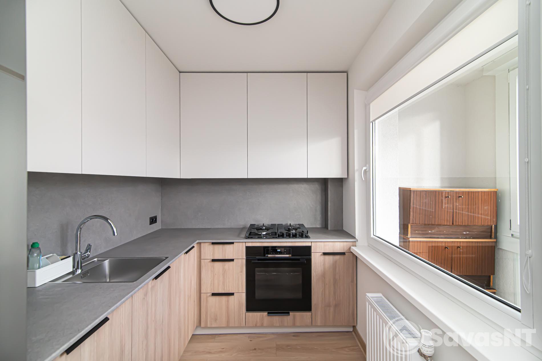 Trijų kambarių buto nuoma Rinktinės g.