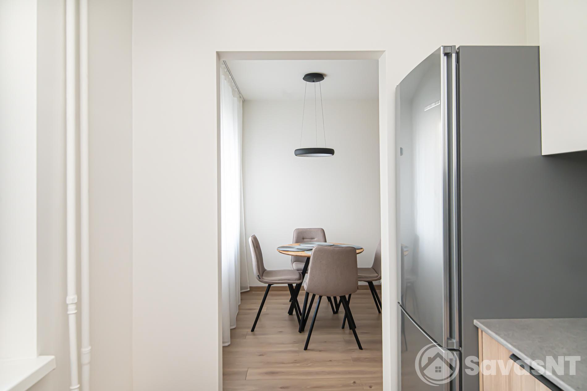 Trijų kambarių buto nuoma Rinktinės g.