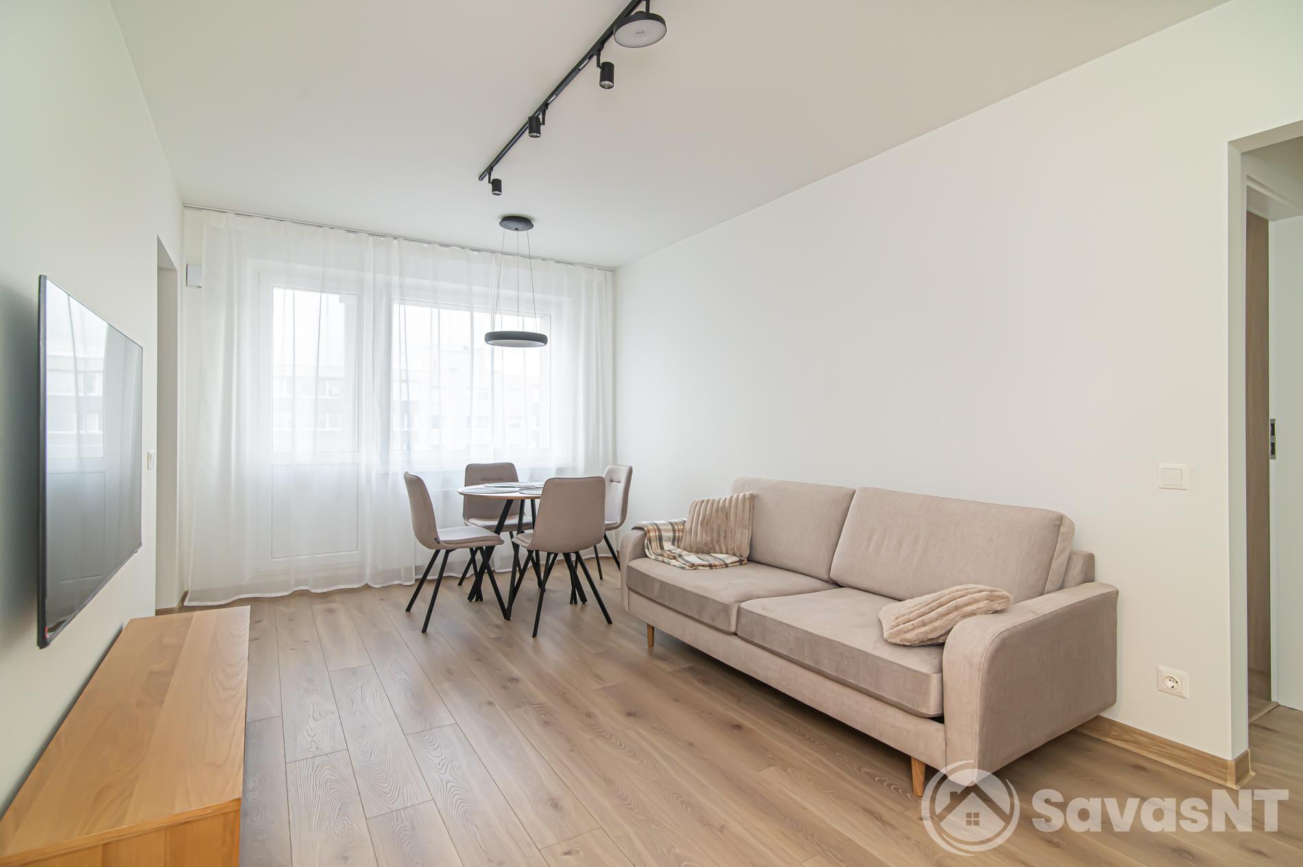 Trijų kambarių buto nuoma Rinktinės g.