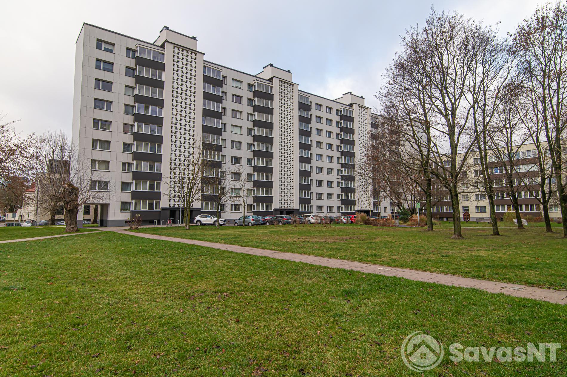 Trijų kambarių buto nuoma Rinktinės g.