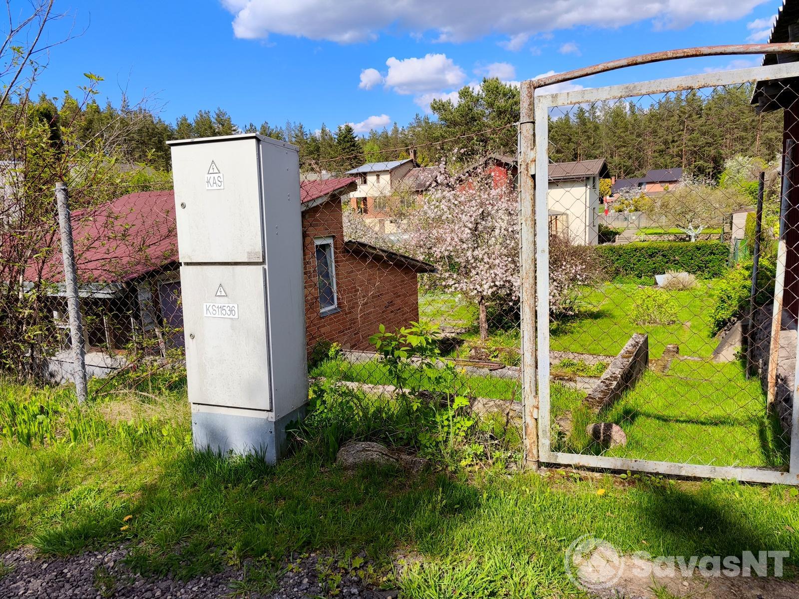 Antakalnyje, Vinciūniškių soduose parduodamas 6,18 arų sklypas su namu
