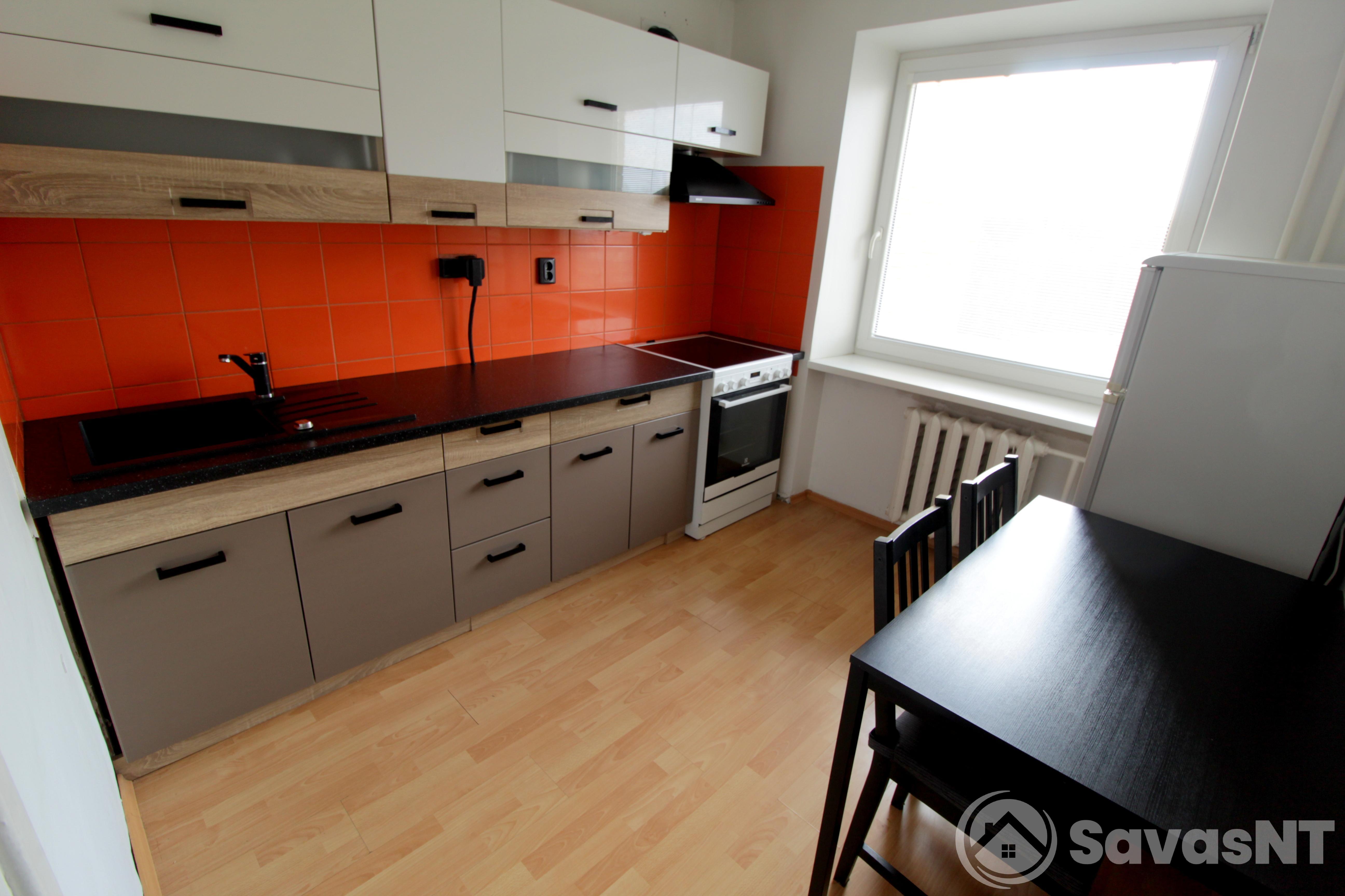 Nuomojamas vieno kambario butas Žaliųjų ežerų g.