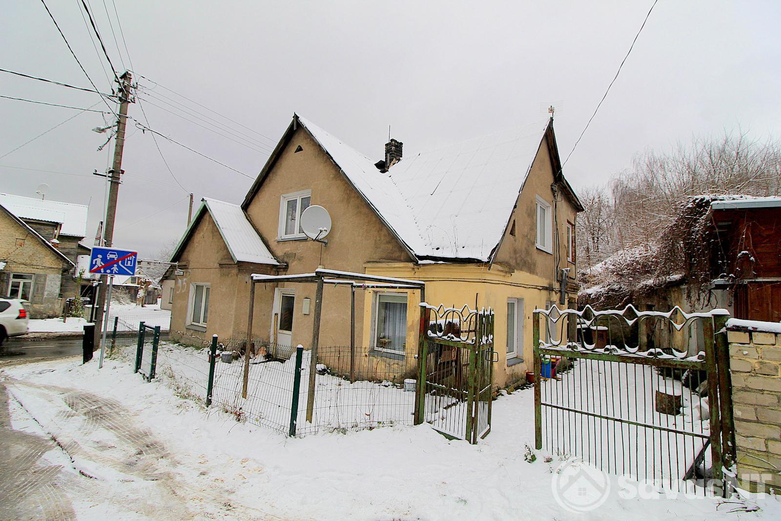 Parduodamas dviejų kambarių butas - namo dalis Subačiaus gatvėje