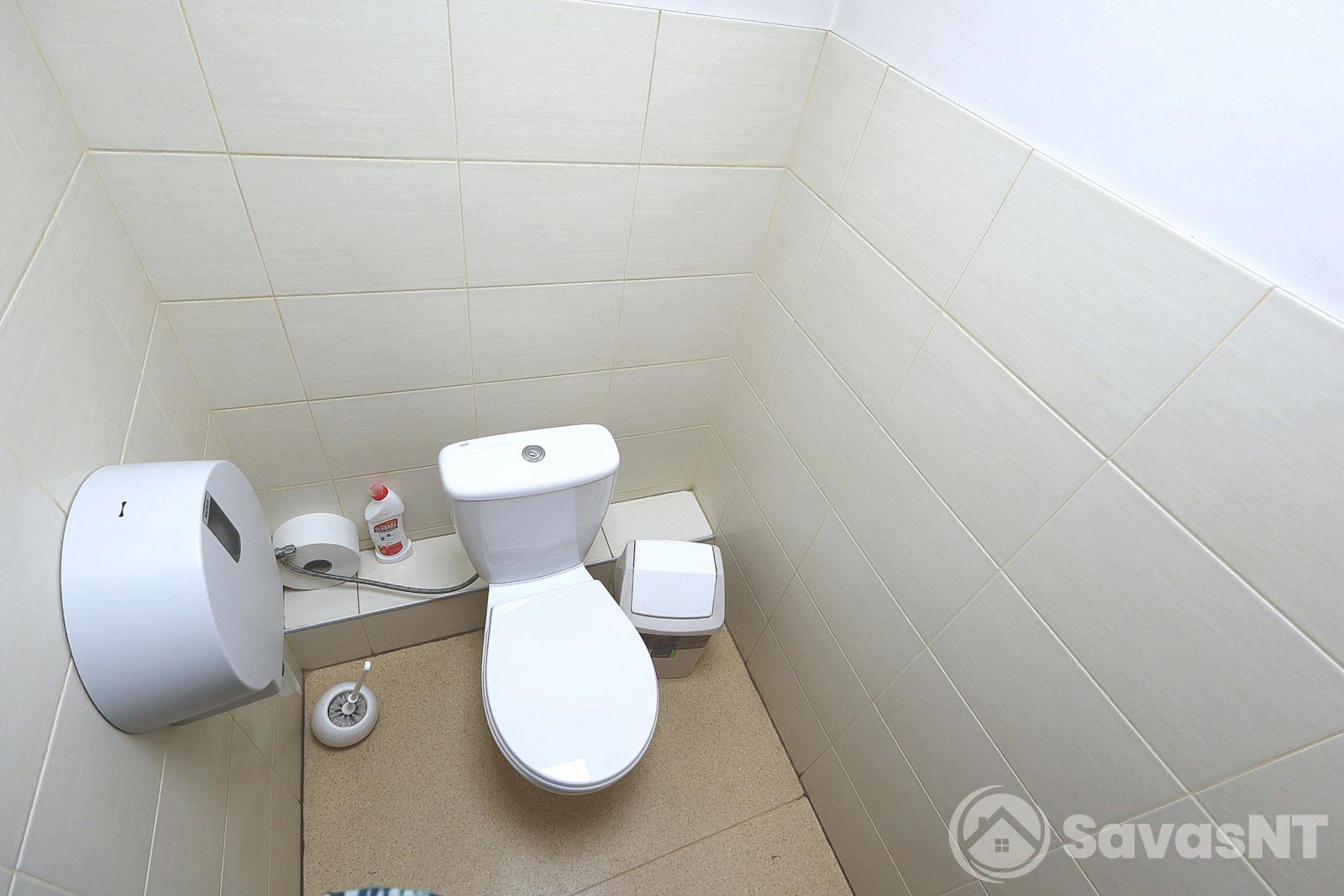 Ateities g. 12, Vilniuje, išnuomojamos 42 kv.m. ploto komercinės patalpos.