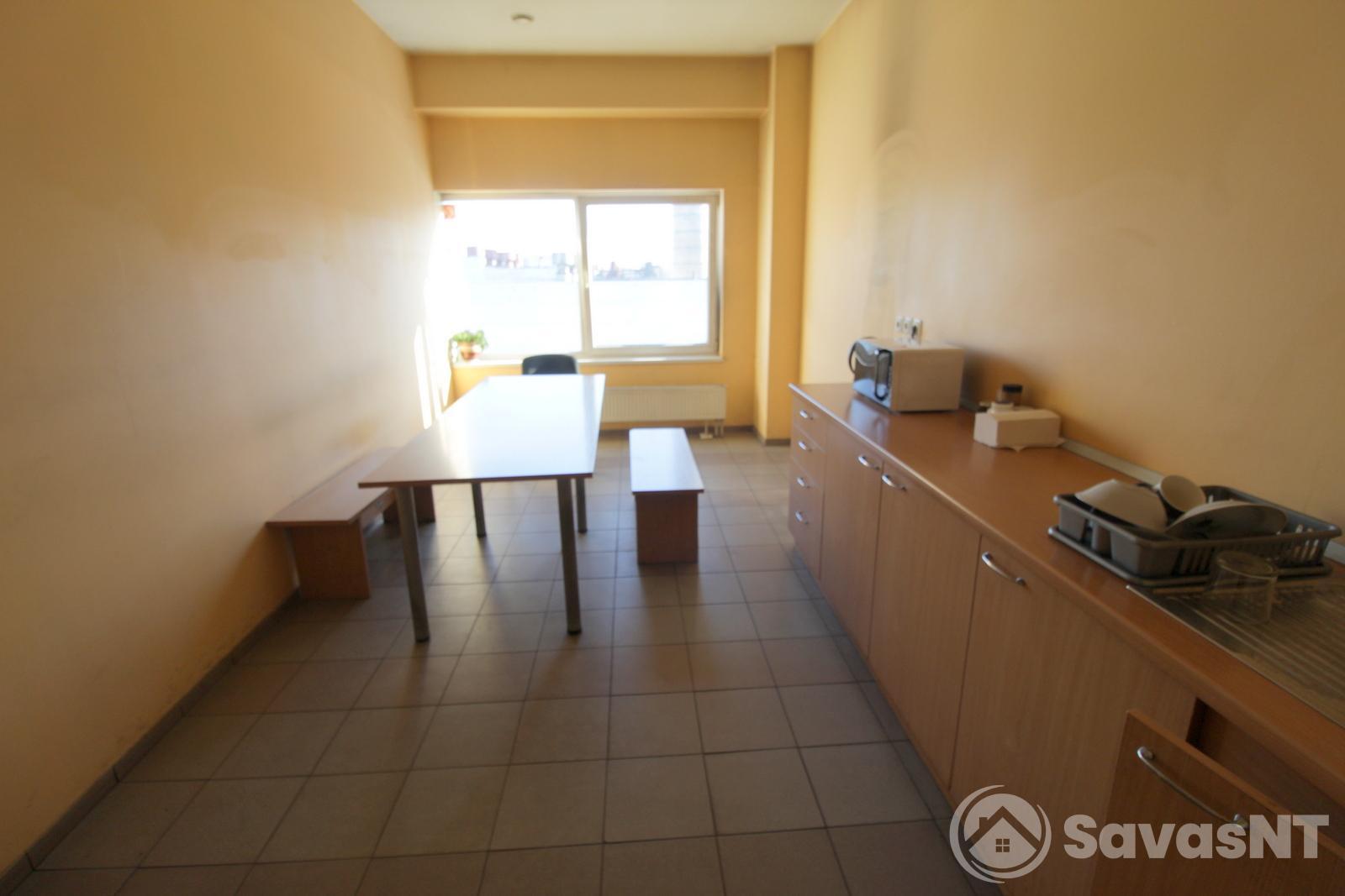 Ateities g.12 , Vilniuje, išnuomojamos 150 kv.m. ploto patalpos