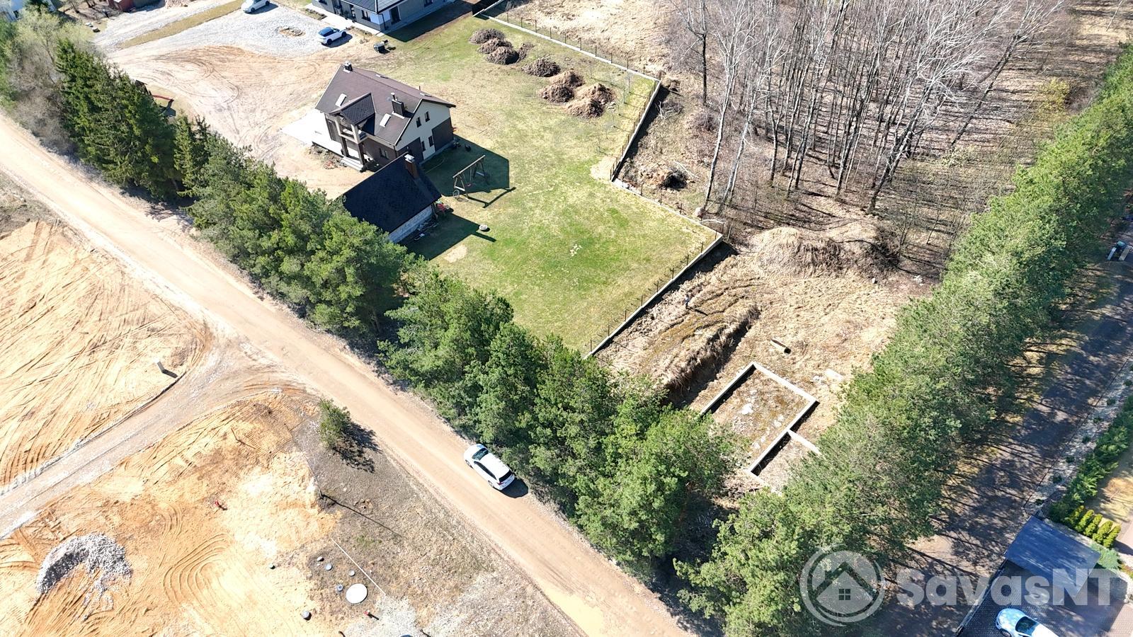 Vilniaus r. sav., Nemėžio sen., Didžiasalio k., Didžiasalio g. 6B parduodamas 12,5 ha NAMŲ VALDOS sklypas.