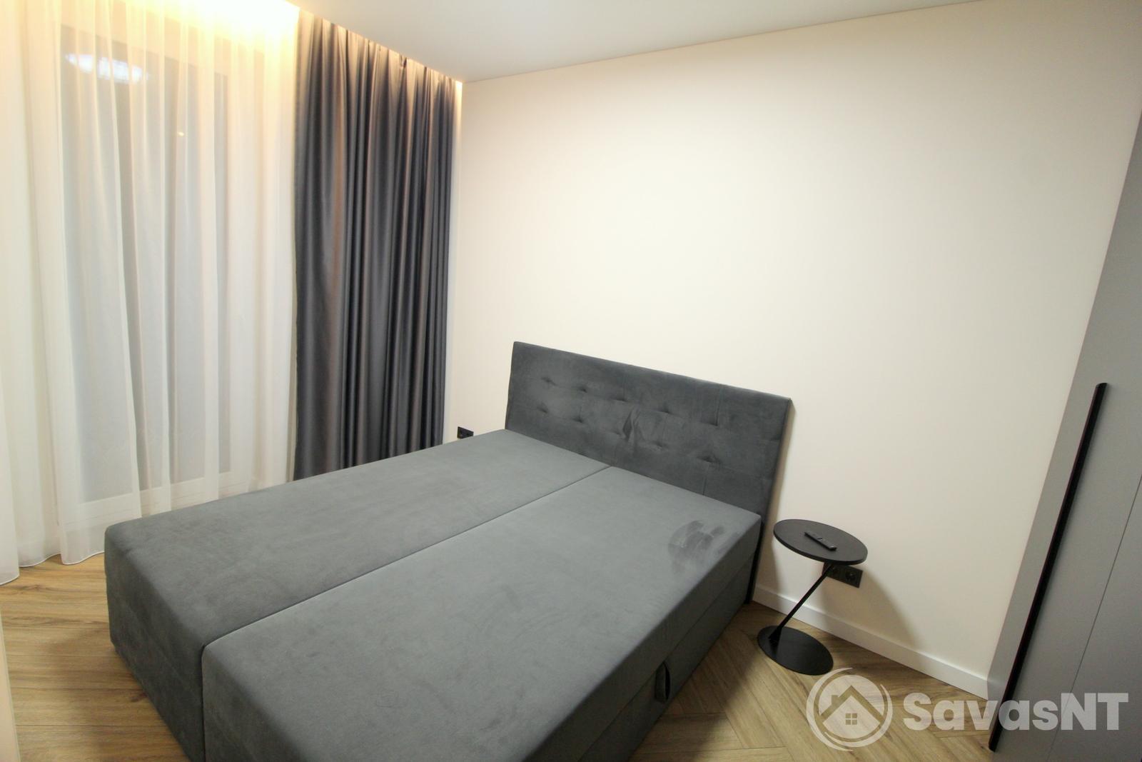 Pilaitėje, Gilužio g. naujos statybos name nuomojamas jaukus 2 kambarių 40 kv.m butas su  PARKINGU