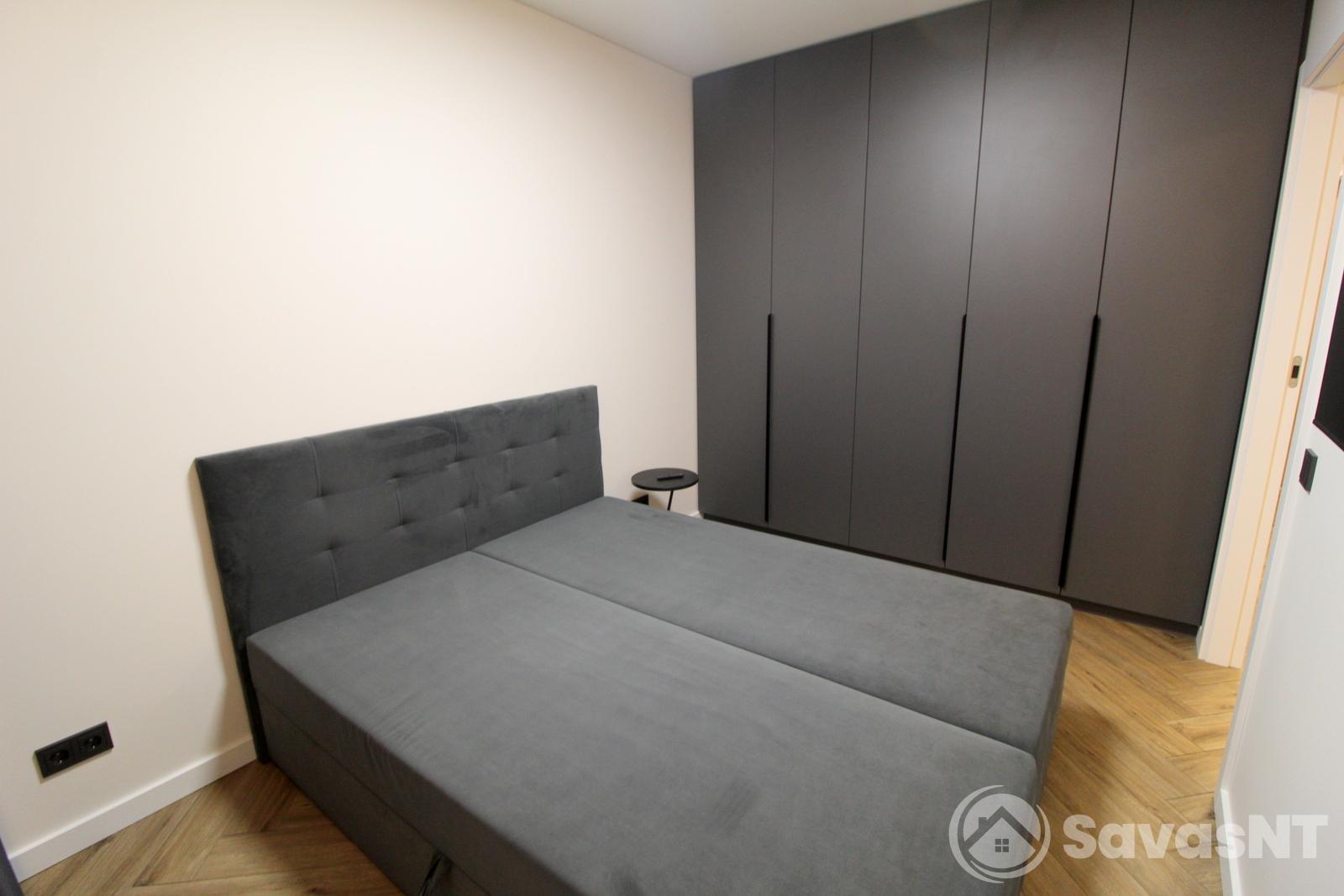 Pilaitėje, Gilužio g. naujos statybos name nuomojamas jaukus 2 kambarių 40 kv.m butas su  PARKINGU