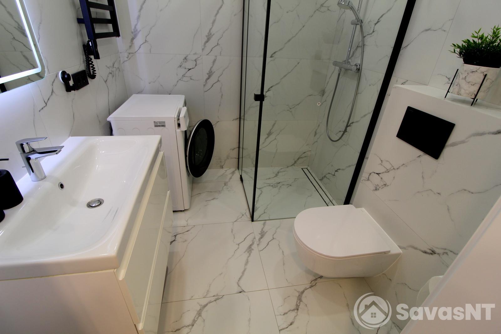 Pilaitėje, Gilužio g. naujos statybos name nuomojamas jaukus 2 kambarių 40 kv.m butas su  PARKINGU