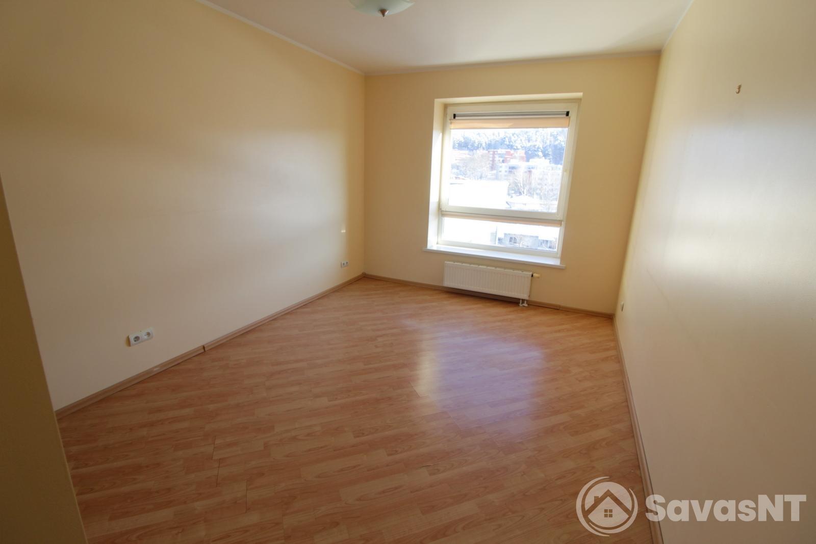 Antakalnyje, Grybo gatvėje, išnuomojamas jaukus ir ERDVUS 3  kambarių 78 kv. m. butas.