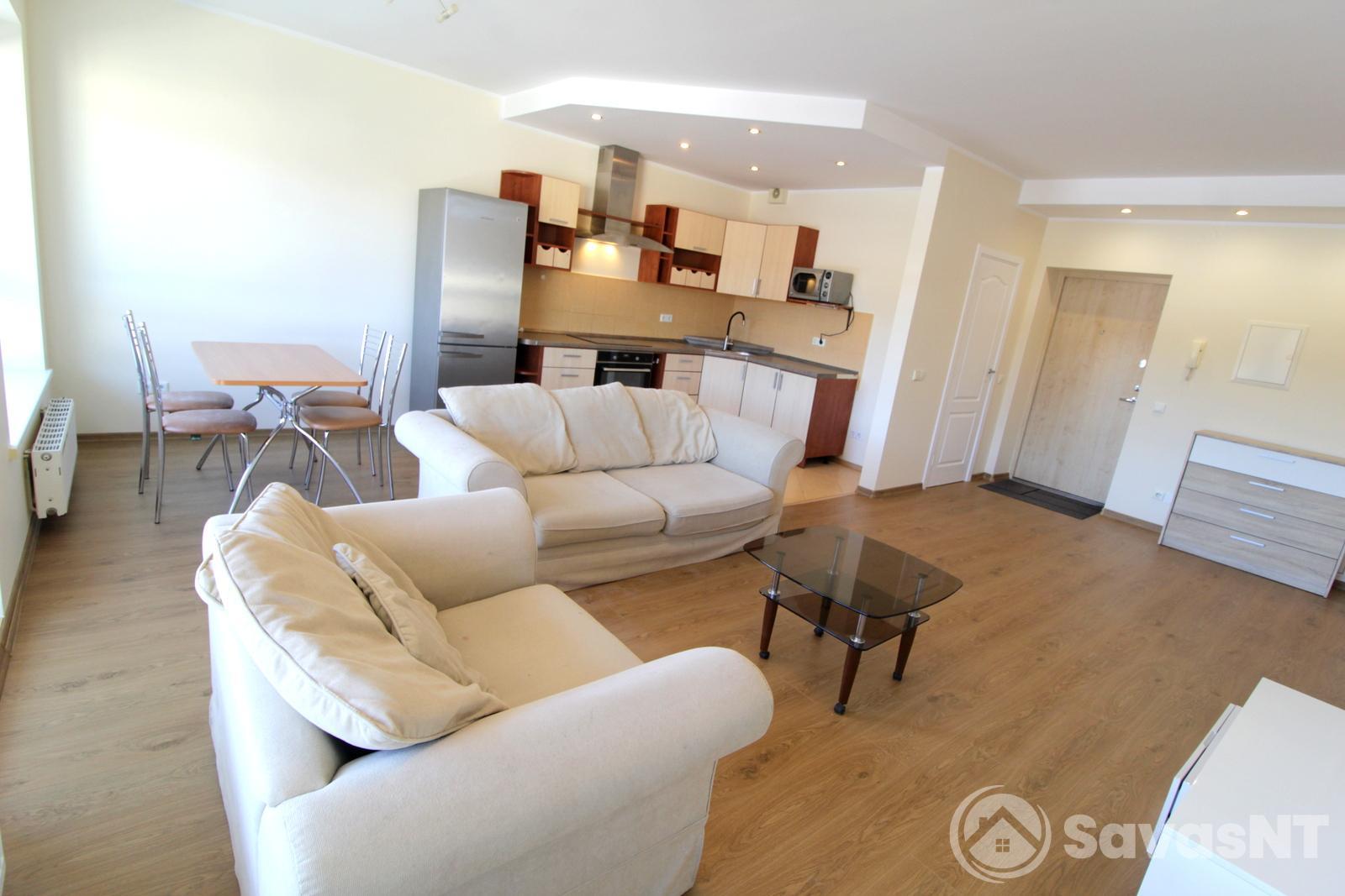 Antakalnyje, Grybo gatvėje, išnuomojamas jaukus ir ERDVUS 3  kambarių 78 kv. m. butas.