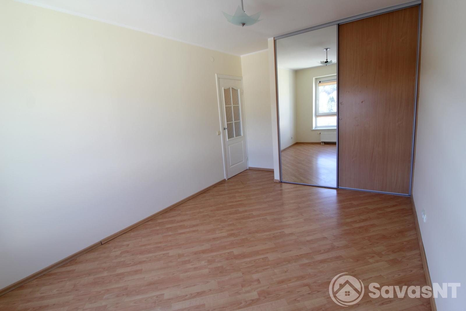 Antakalnyje, Grybo gatvėje, išnuomojamas jaukus ir ERDVUS 3  kambarių 78 kv. m. butas.