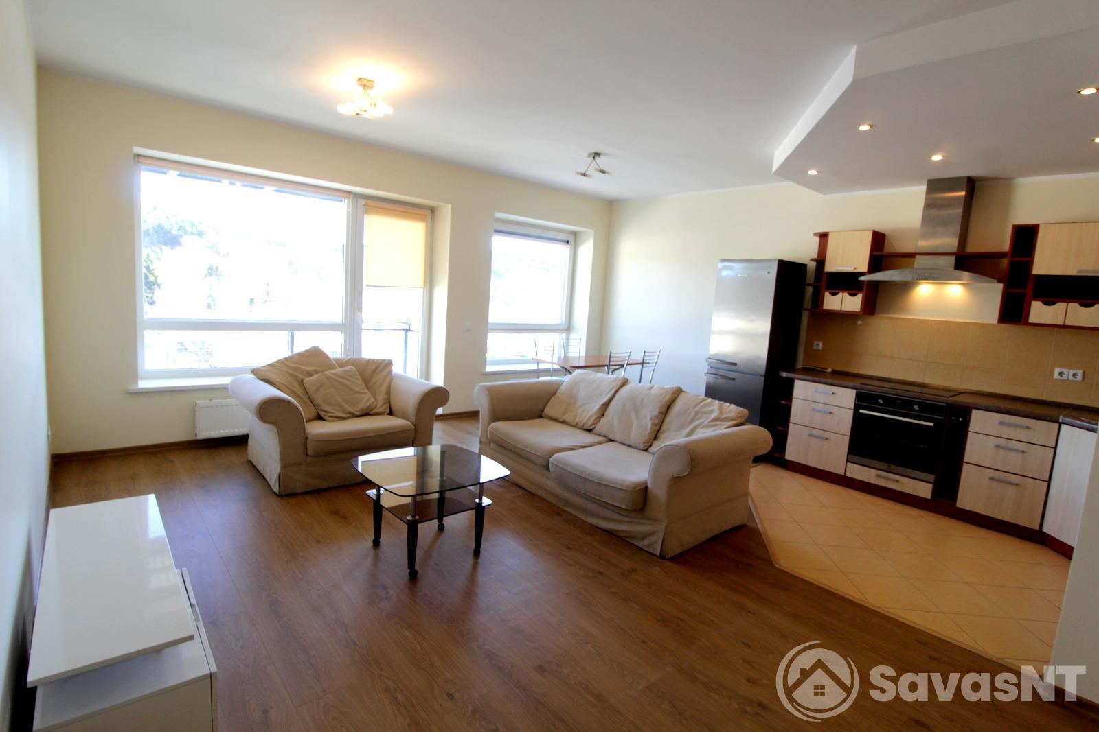 Antakalnyje, Grybo gatvėje, išnuomojamas jaukus ir ERDVUS 3  kambarių 78 kv. m. butas.