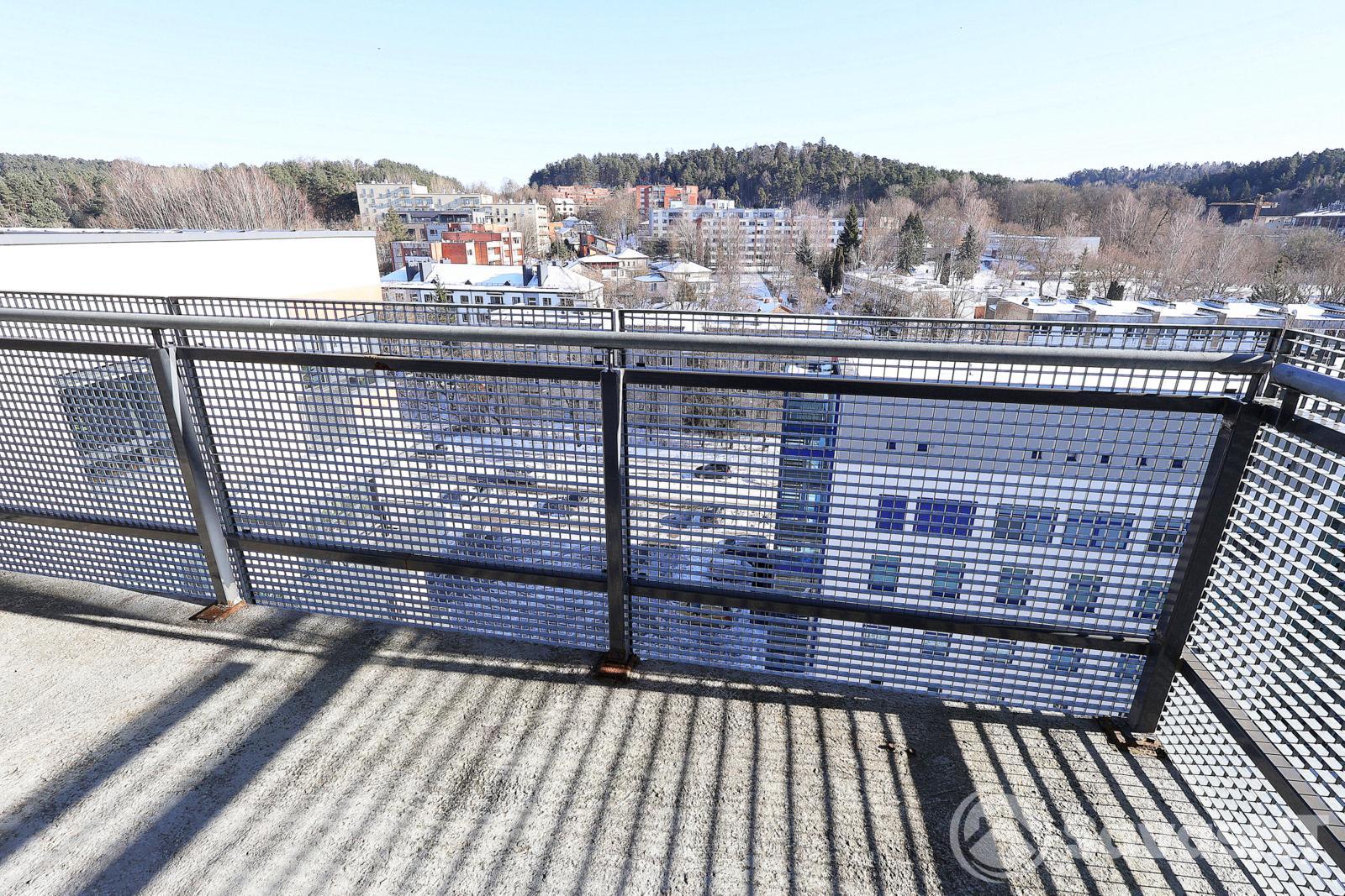 Antakalnyje, Grybo gatvėje, išnuomojamas jaukus ir ERDVUS 3  kambarių 78 kv. m. butas.