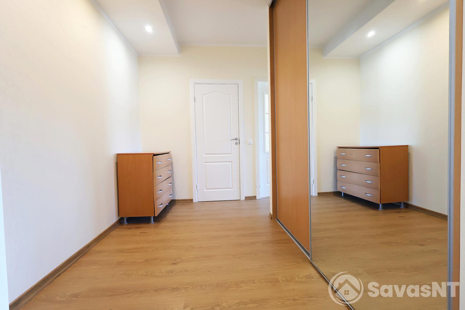 Antakalnyje, Grybo gatvėje, išnuomojamas jaukus ir ERDVUS 3  kambarių 78 kv. m. butas.