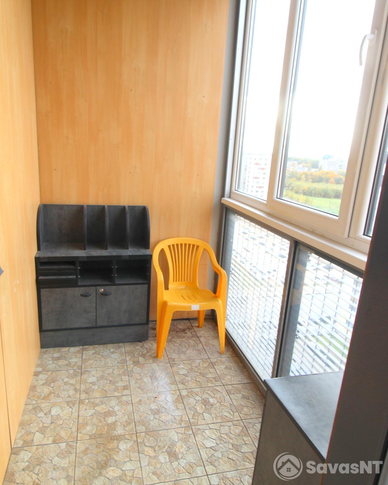 Nuomojamas 1.5 kambario butas Pašilaičiuose Perkūnkiemio g su parkingu.