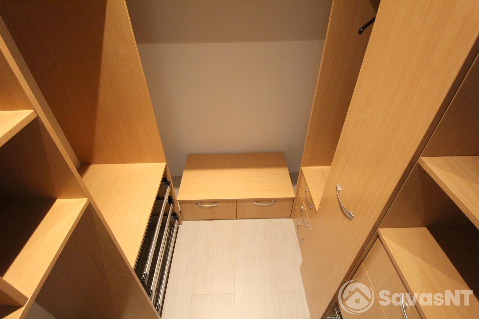 Pilaitėje, naujos statybos name išnuomojamas erdvus 3 kambarių butas.