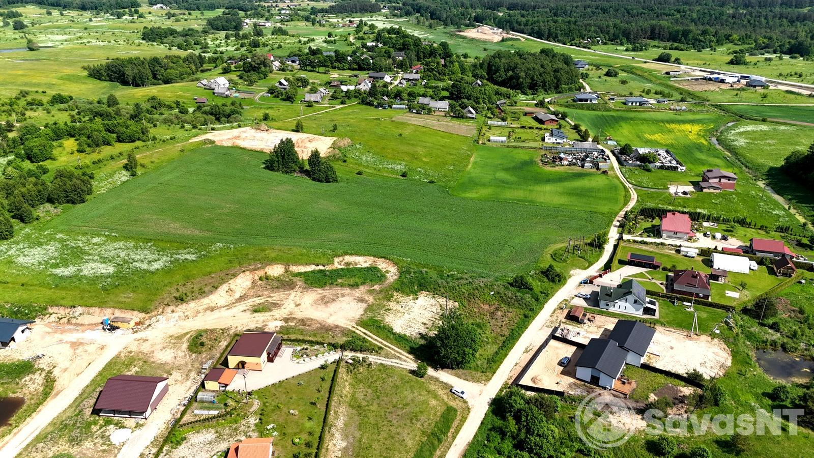 Geroje vietoje, Vaivadiškių k., Zujūnų sen. parduodamas 0,5 ha Žemės ūkio paskirties sklypas.