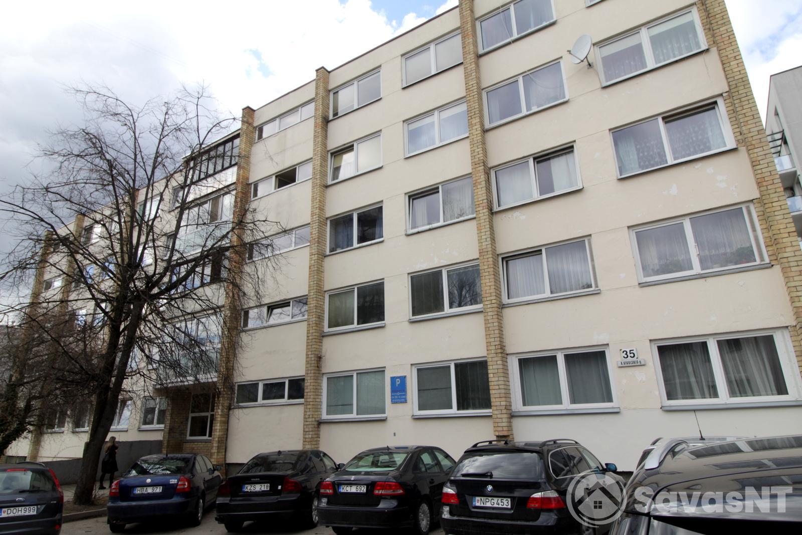 Naujamiestyje, A.Vivulskio g. nuomojamas SUREMONTUOTAS 1 kambario 19 kv.m butas.