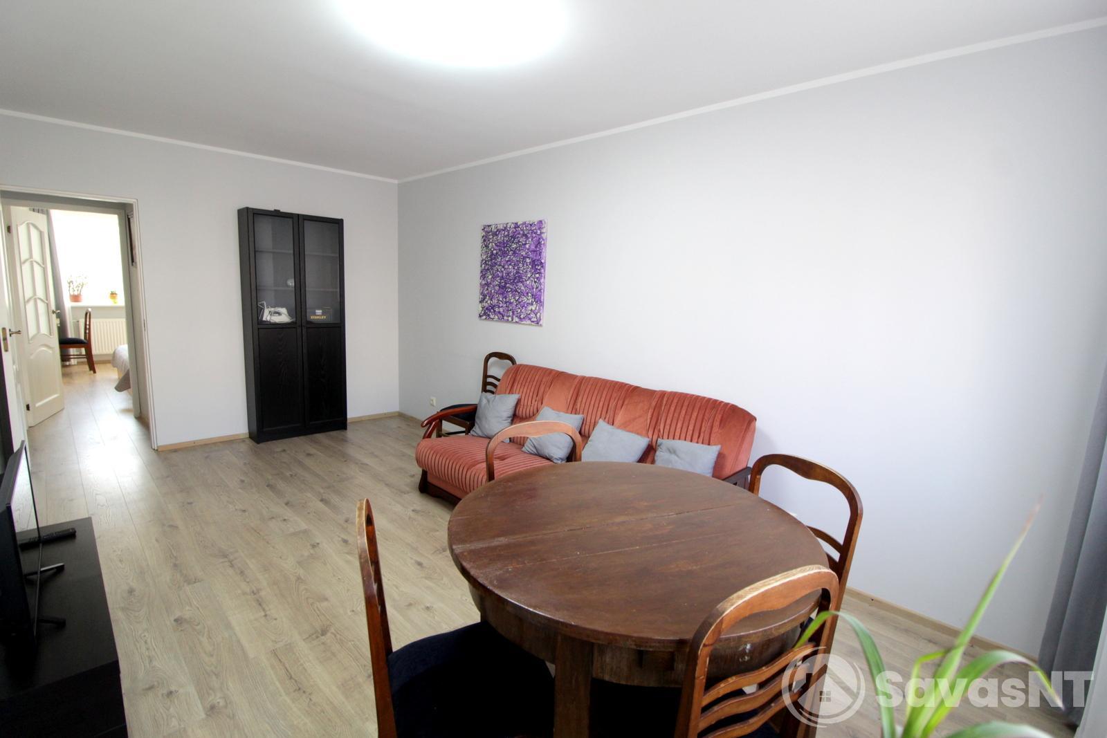 Žirmūnuose, Žirmūnų gatvėje, RENOVUOTAME NAME išnuomojamas ERDVUS IR JAUKUS STILIAUS 2 kambarių 48 kv. m. butas.