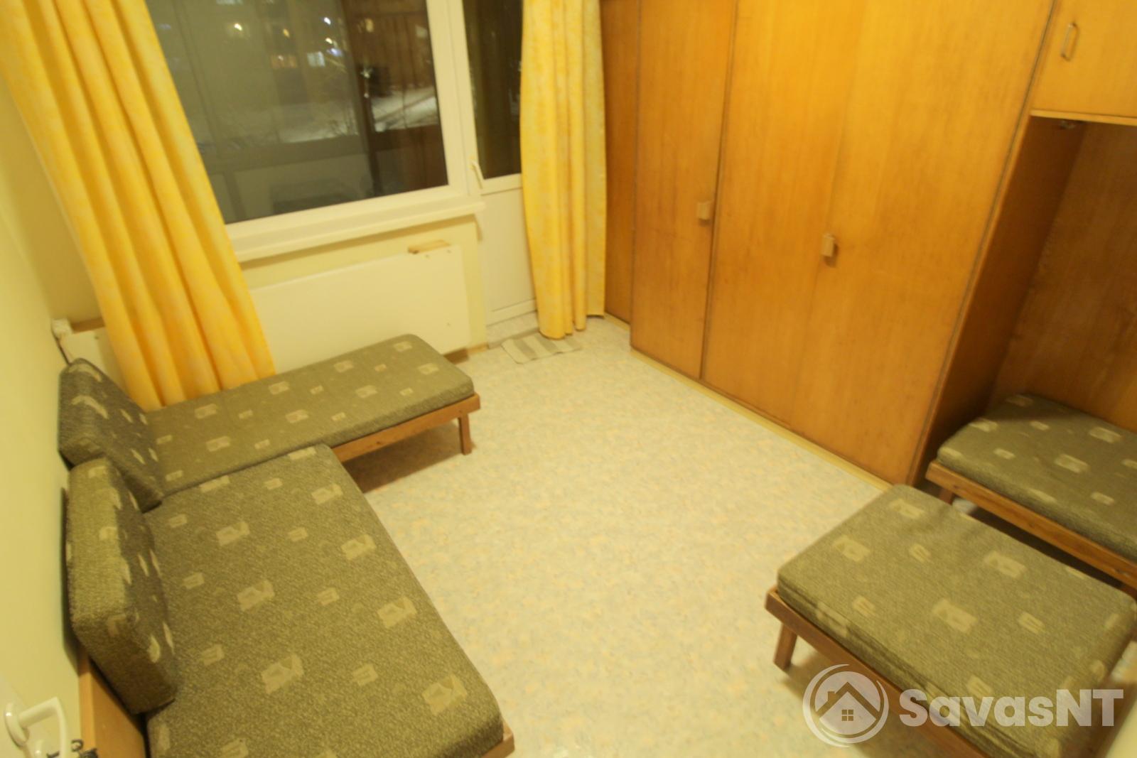 Žirmūnuose, Žirmūnų gatvėje, RENOVUOTAME NAME  išnuomojamas IŠSKIRTINIO STILIAUS 3 kambarių 49 kv. m. butas.