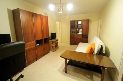 Žirmūnuose, Žirmūnų gatvėje, RENOVUOTAME NAME  išnuomojamas IŠSKIRTINIO STILIAUS 3 kambarių 49 kv. m. butas.