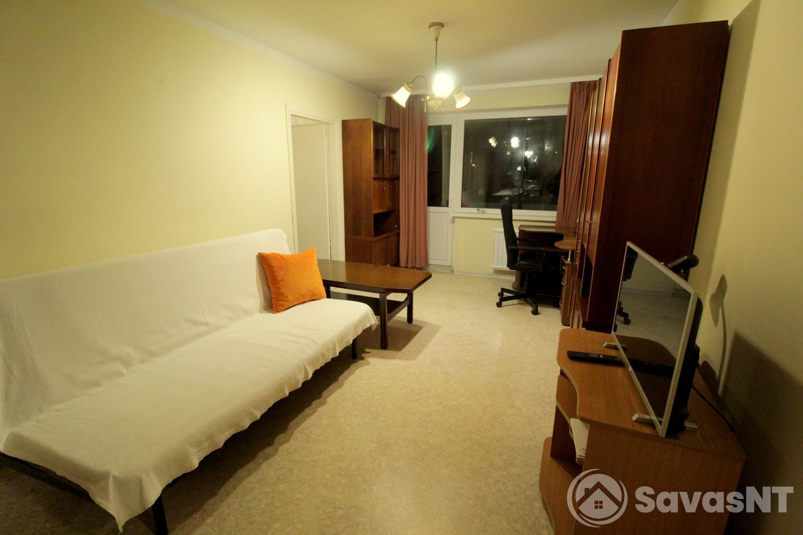 Žirmūnuose, Žirmūnų gatvėje, RENOVUOTAME NAME  išnuomojamas IŠSKIRTINIO STILIAUS 3 kambarių 49 kv. m. butas.