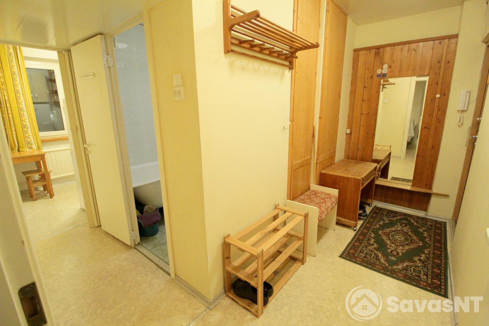 Žirmūnuose, Žirmūnų gatvėje, RENOVUOTAME NAME  išnuomojamas IŠSKIRTINIO STILIAUS 3 kambarių 49 kv. m. butas.